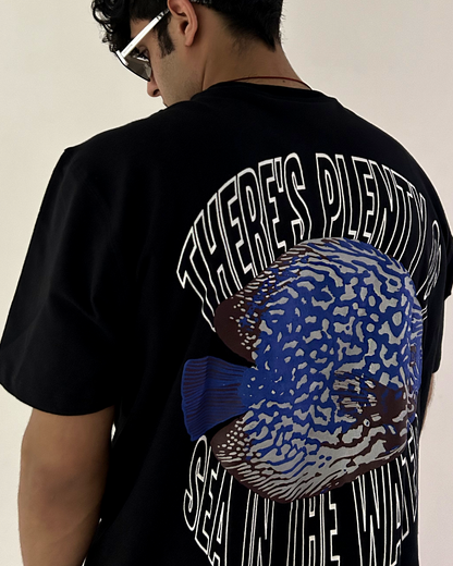 SEA & THE FISH TEE - BLACK